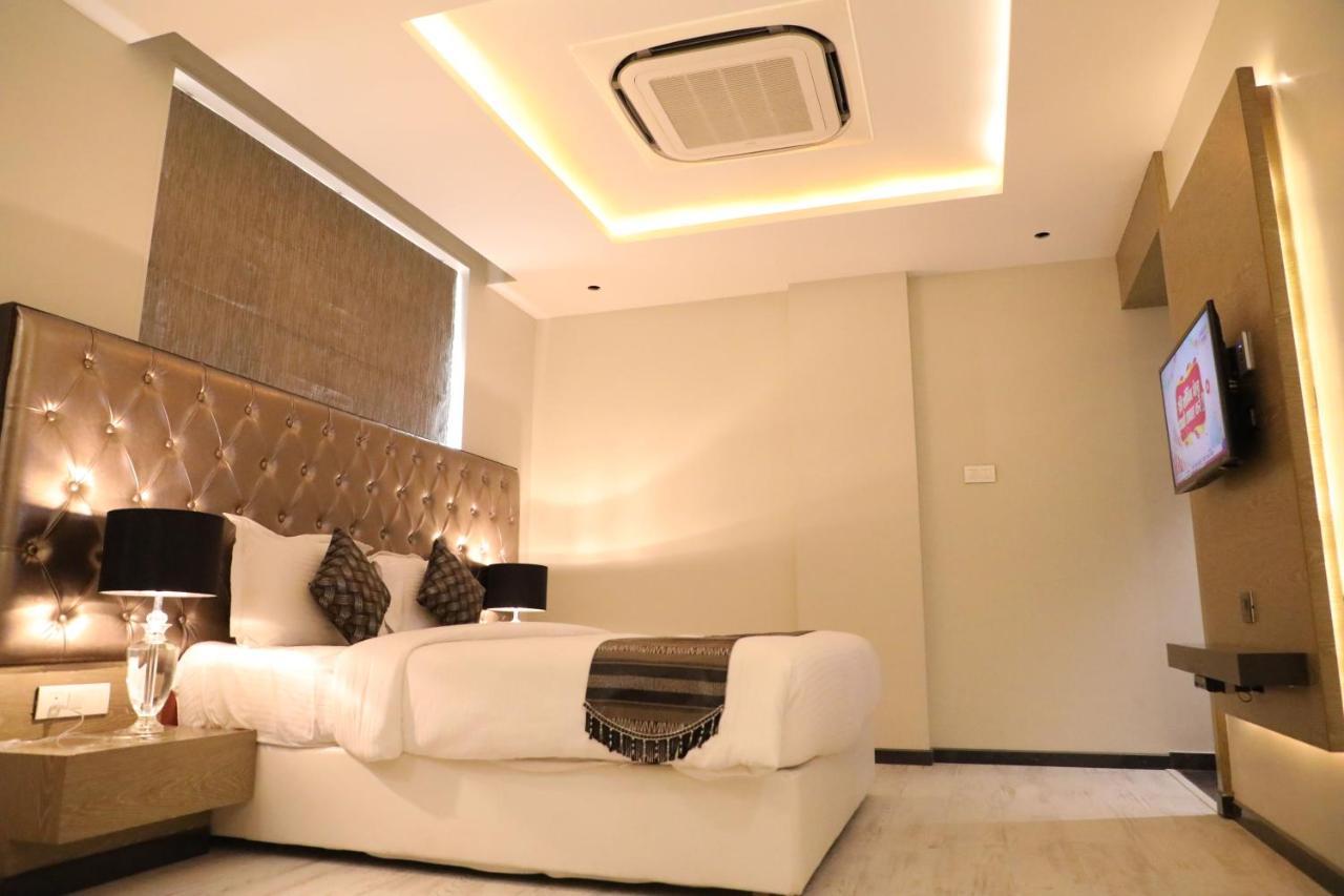 Hotel The Imperial Grand Ujjain Exterior foto
