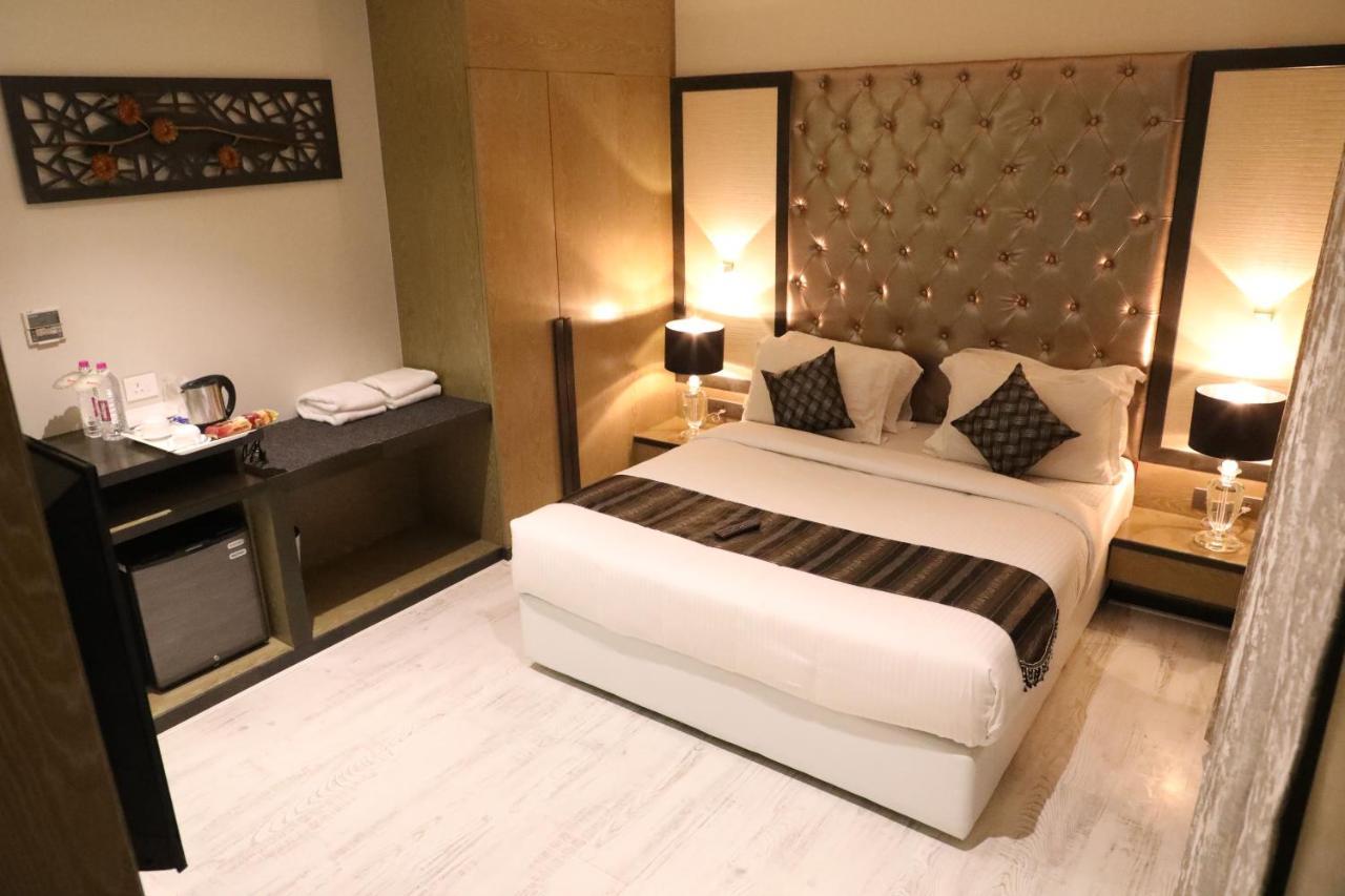 Hotel The Imperial Grand Ujjain Exterior foto